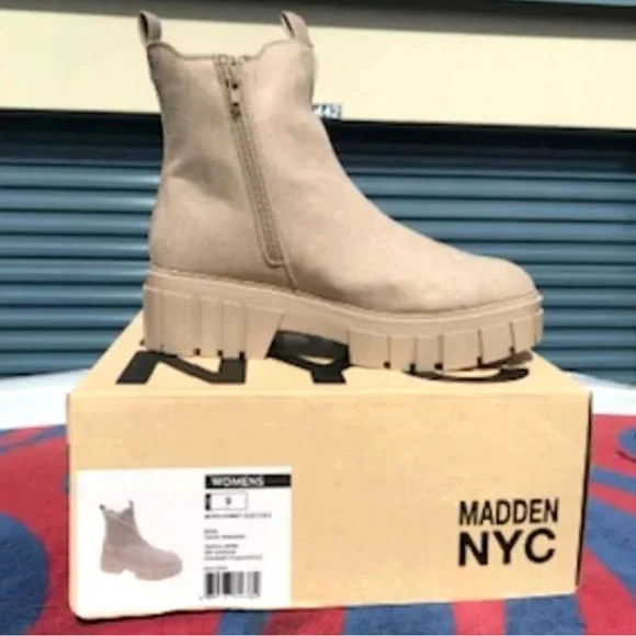 Madden NYC Women's Chunky Lug Chelsea Boots Size 9 - Picture 11 of 13